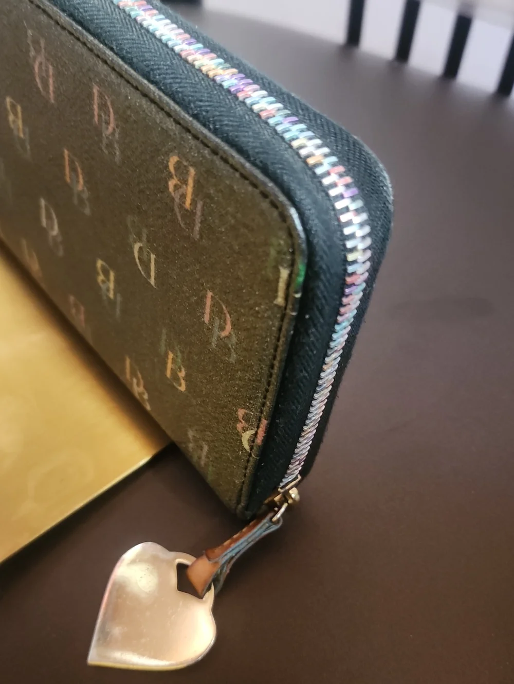 Dooney & Bourke dooney full